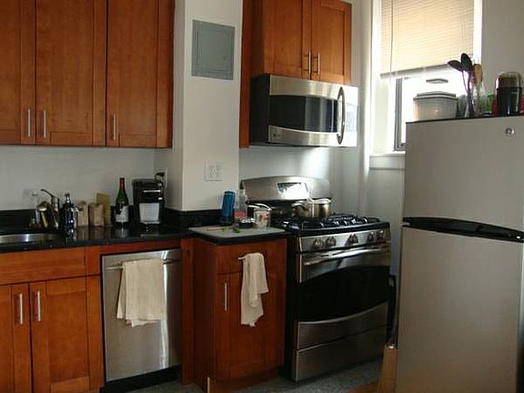 3rd image of 509 Cathedral Pkwy #2UF