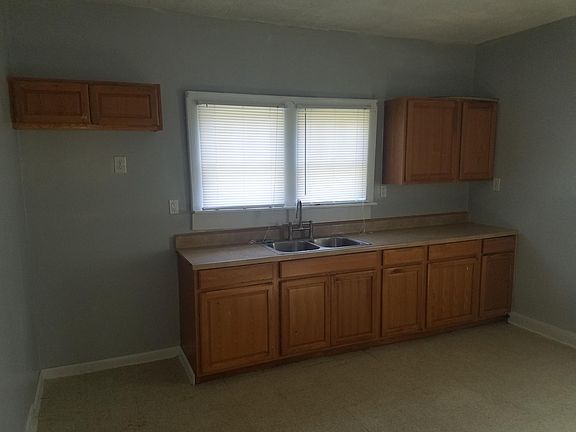5th image of 733 N Bradley Ave