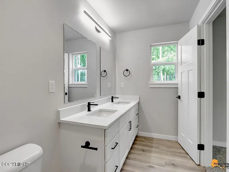 4251 W Ose St — Photo 6