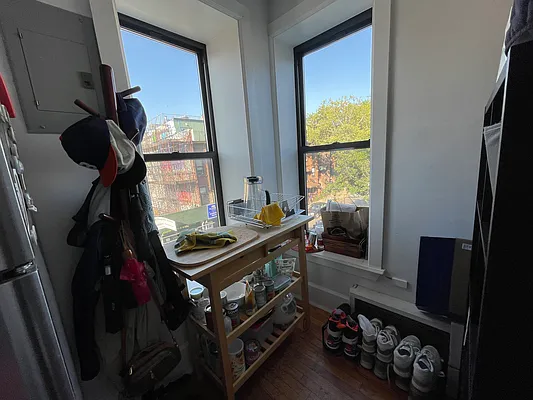 Rented by Compass | media 22