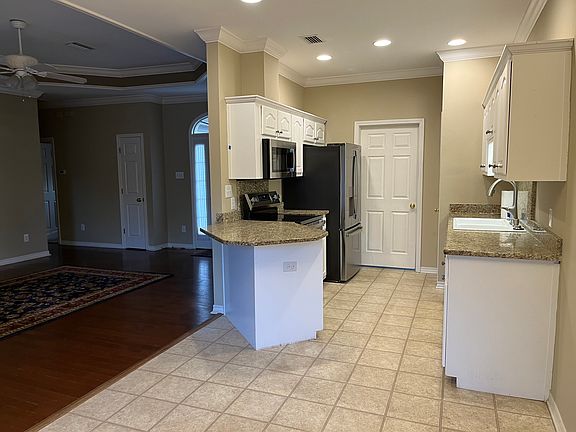 4th image of 27258 Parker Ln