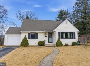 8 Samantha Ln, Hamilton, NJ 08619