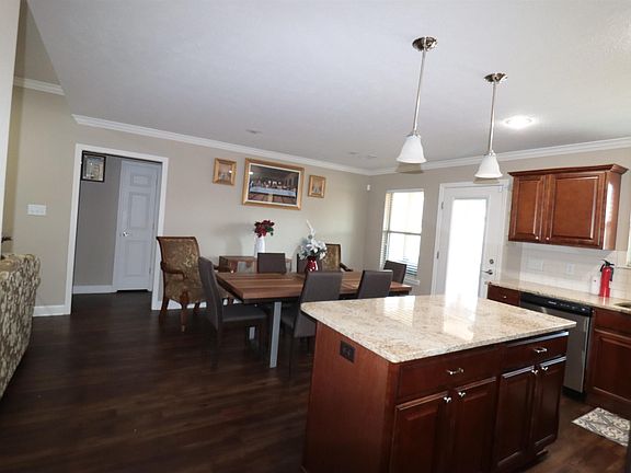 5th image of 15 Weatherwood Dr