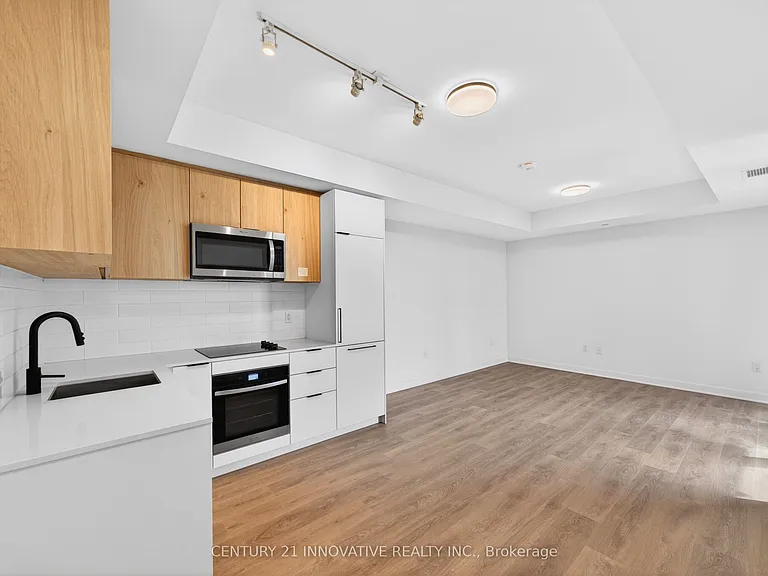 1185 Dupont St #602 — Photo 9
