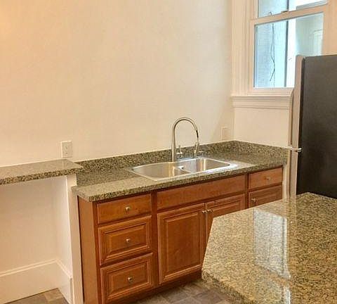 2nd image of 555 Clayton St APT 3
