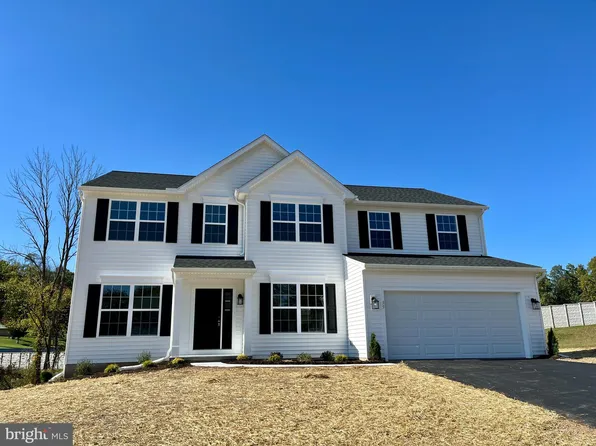 35 Ladderback Ln, Mohnton, PA 19540