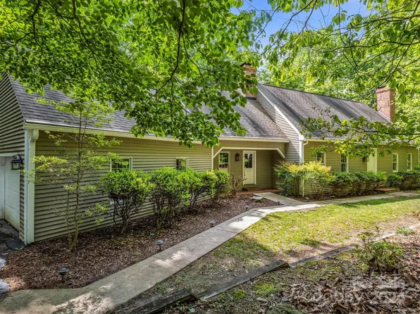 170 Old Hillside Ln, Flat Rock, NC 28731