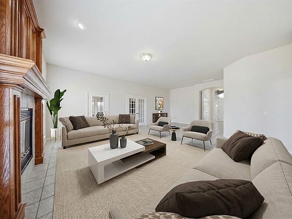 3rd image of 6408 Sandlewood Dr