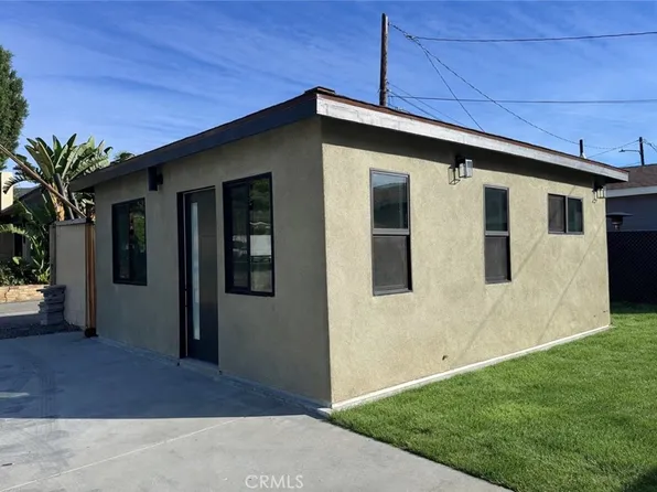551 W Crescent Dr, Azusa, CA 91702