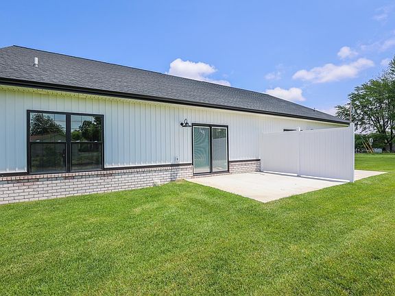 4th image of 805 Violet Ct