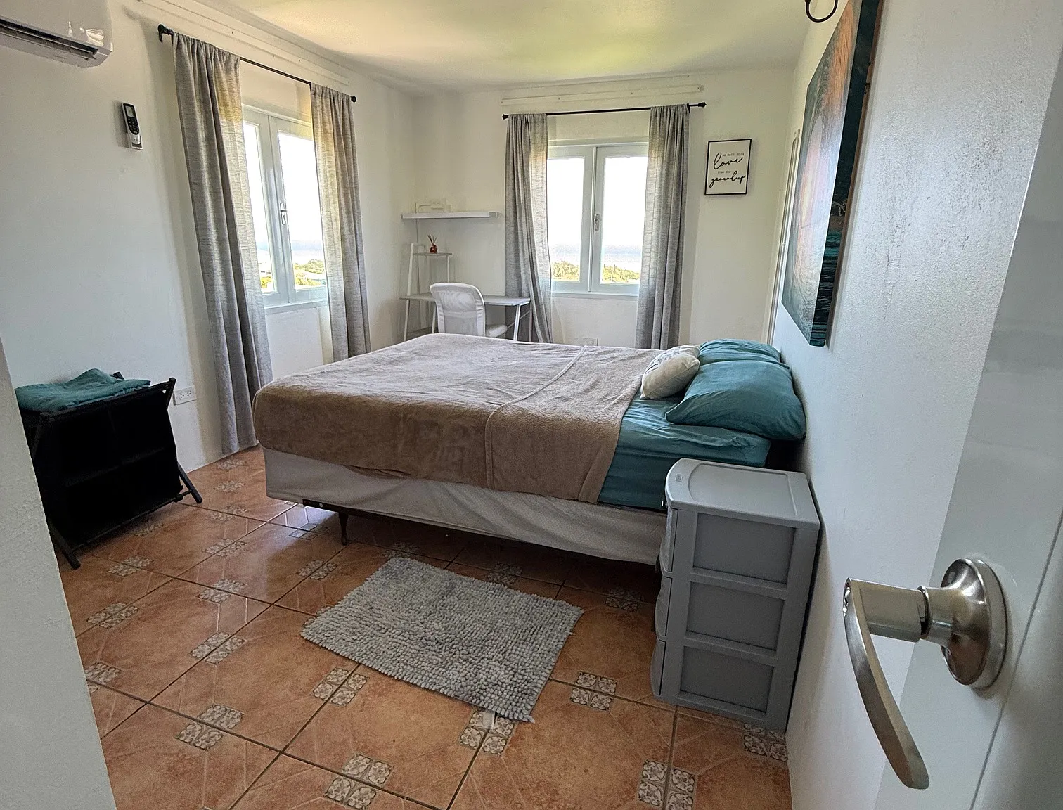 2 bed, $1,100 — Photo 1