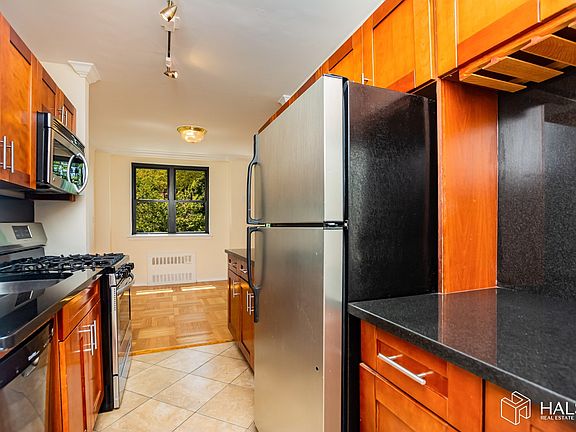 5th image of 735 Kappock St APT 8E