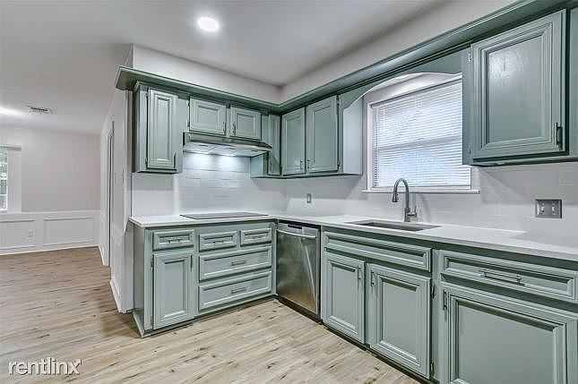 1st image of 5823R Havenwoods Dr
