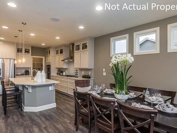 5th image of 296 Tara Glen Dr