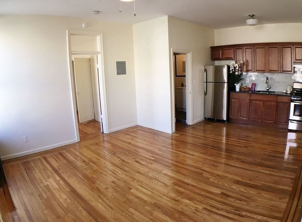 2nd image of 754 Metropolitan Ave APT 2F