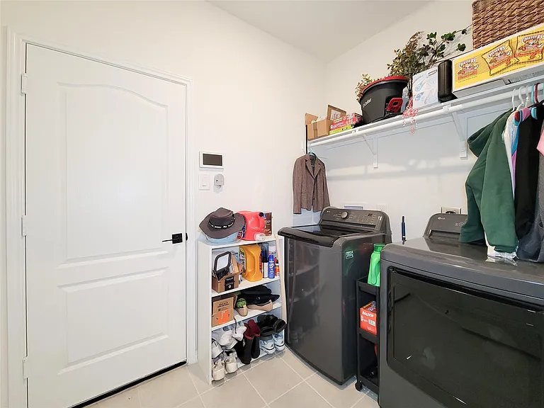 8214 Leisure Point Dr — Photo 30