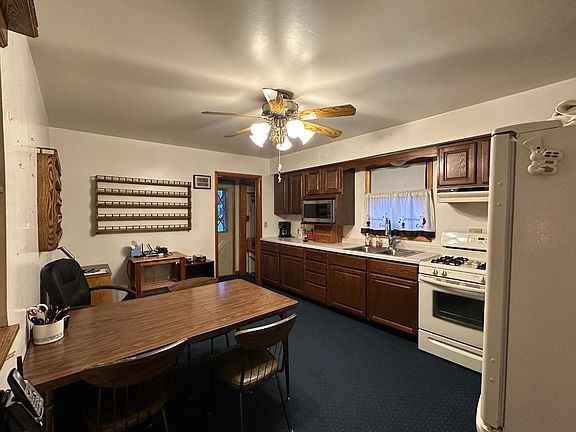 5th image of 301 W Tamarack St