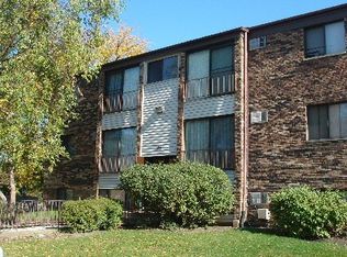 198 Gladstone Dr APT 202, Glendale Heights, IL 60139