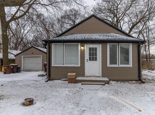 821 Sawyer Rd, Rockford, IL 61109