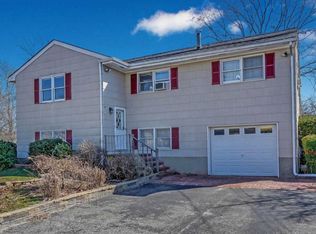 629 Pacific Ave, Beachwood, NJ 08722