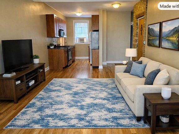 5th image of 7031.5 N Sheridan Rd #2N