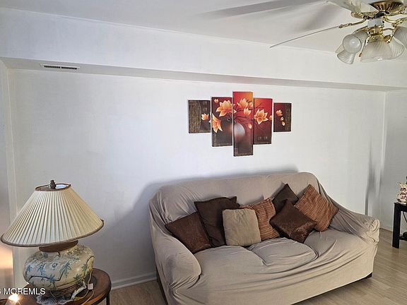 3rd image of 319 S Willow Avenue #B