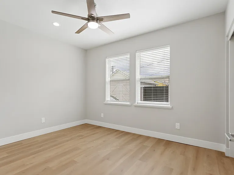 1823 Victorian Aly #2 — Photo 13
