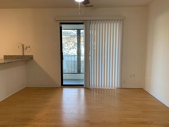 5th image of 1530 Front Royal Dr