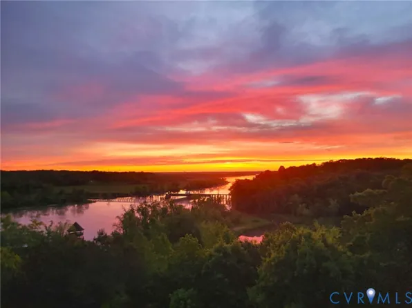 301 Beacon Ridge Dr Unit 804, Hopewell, VA 23860