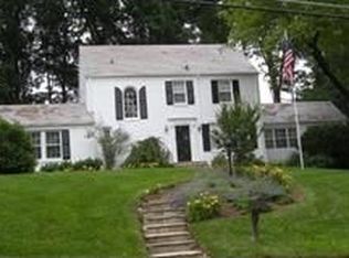 5918 Chesterbrook Rd, Mc Lean, VA 22101