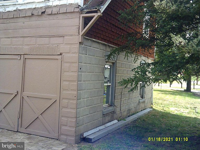 Listing photo 5