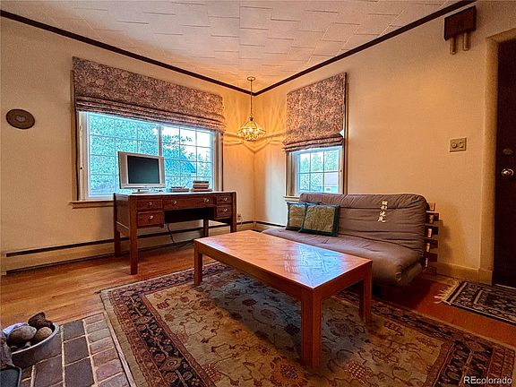 4th image of 1705 Mount Lincoln Drive W