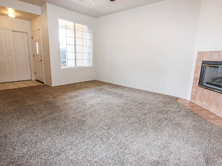 6190 N Rockland Dr — Photo 2