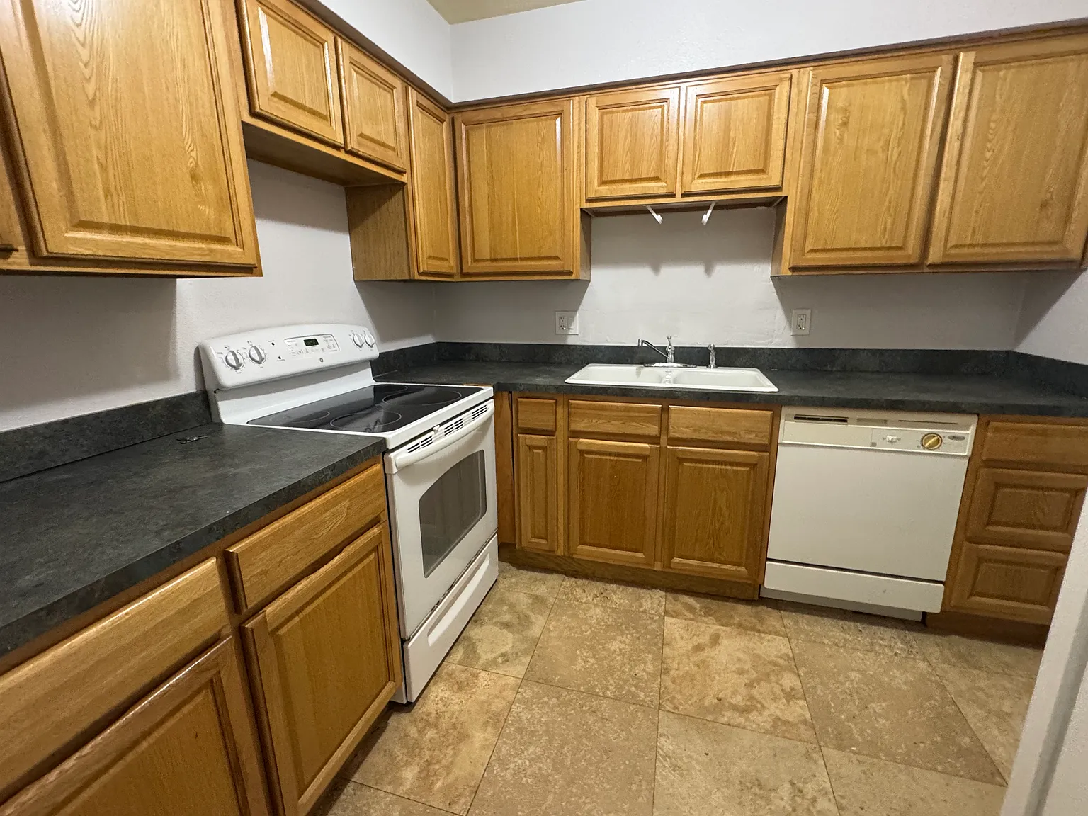 1 bed, 750 sqft, $1,295 — Photo 3