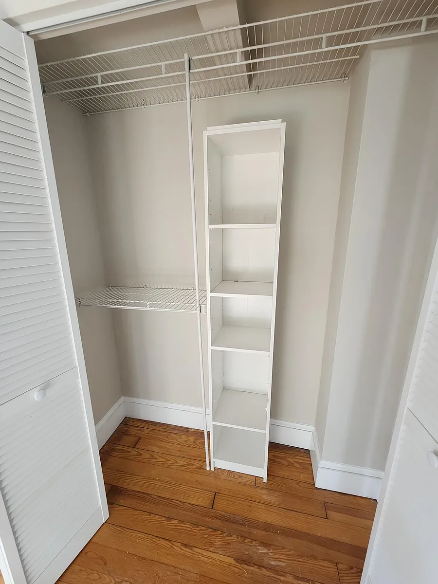 Master Closet - 716 N Danville St
