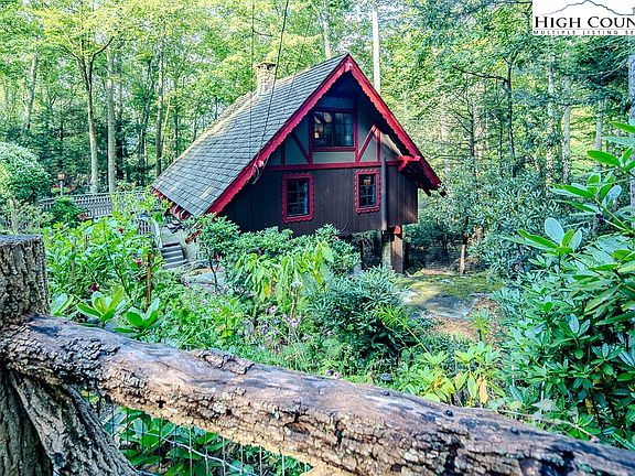 2nd image of 335 Cherry