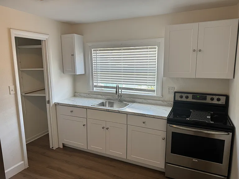 2573 NE Palm Ave #A — Photo 11