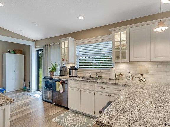 5th image of 181 Bridgehaven Dr