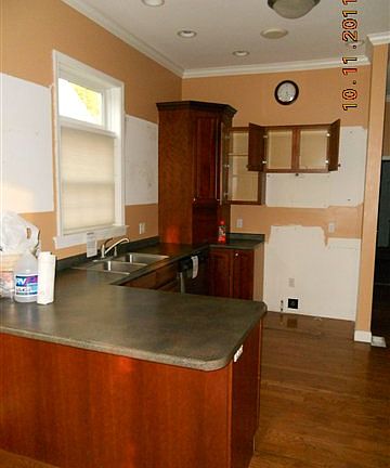2nd image of 1007 Applewood Ln