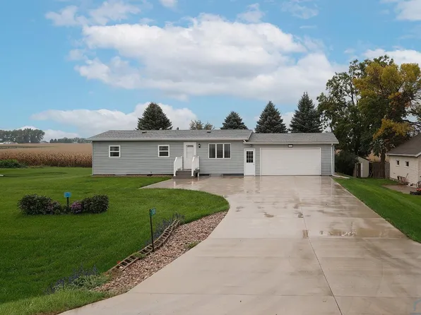 3128 370th St, Sioux Center, IA 51250