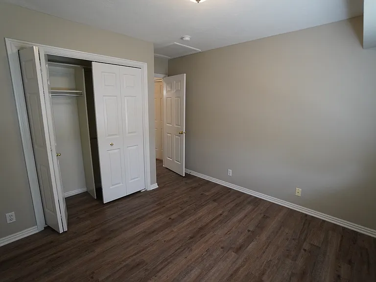 324 E 1100 N — Photo 17