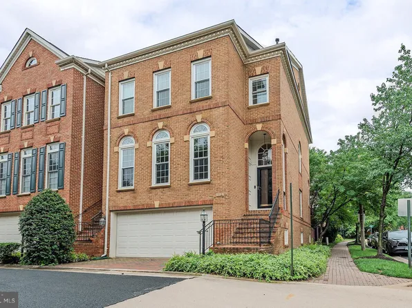 712 Arch Hall Ln, Alexandria, VA 22314