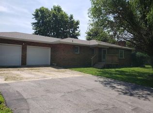 818 Tower Rd, Lebanon, MO 65536