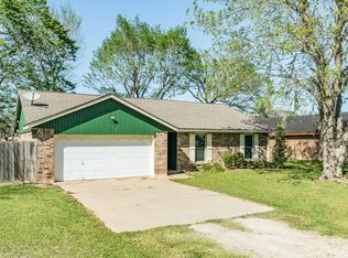 530 Tall Timber Dr, West Columbia, TX 77486