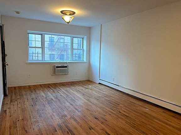 4th image of 593 Tinton Ave Floor 3