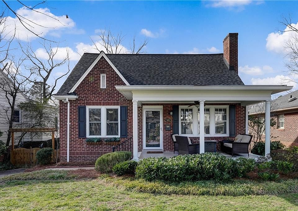 1st image of 305 Woodbine Ct
