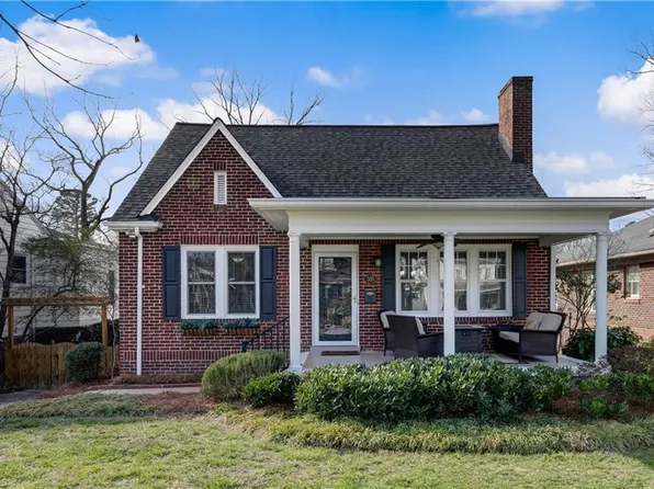 305 Woodbine Ct, Greensboro, NC 27403