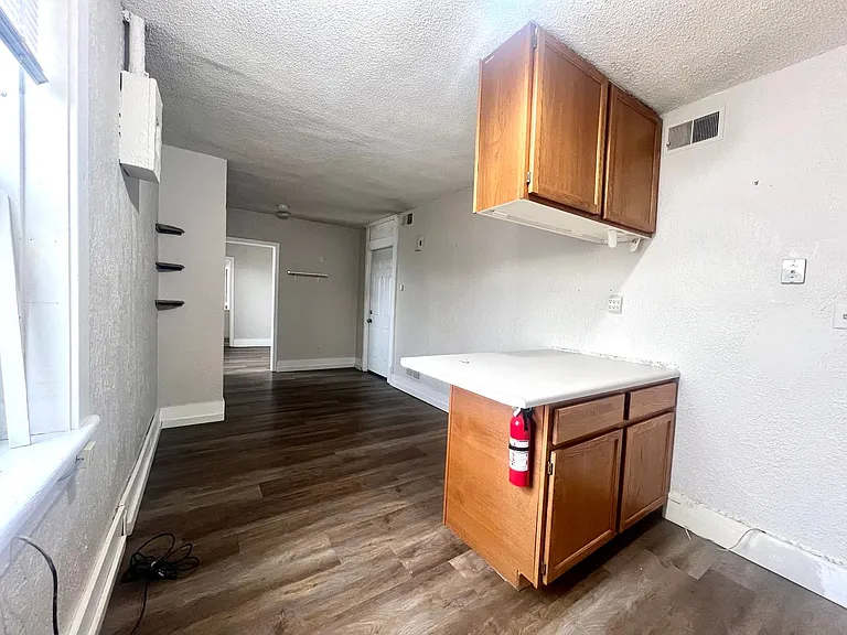 300 Belgrade Ave #401 — Photo 9