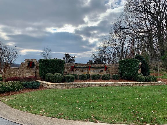 2nd image of 213 Forest Ct