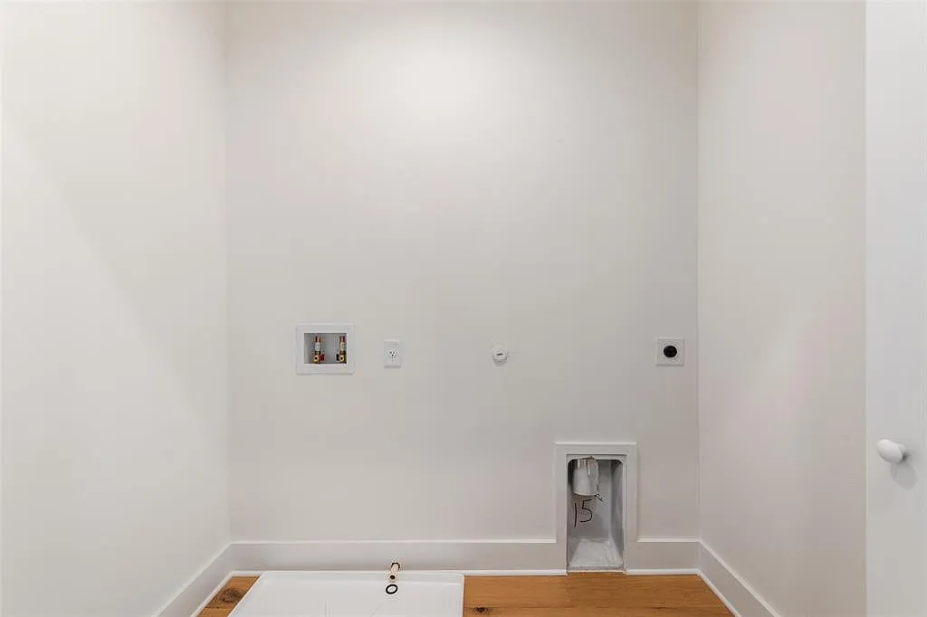 4 bed, 1657 sqft, $2,200 — Photo 1